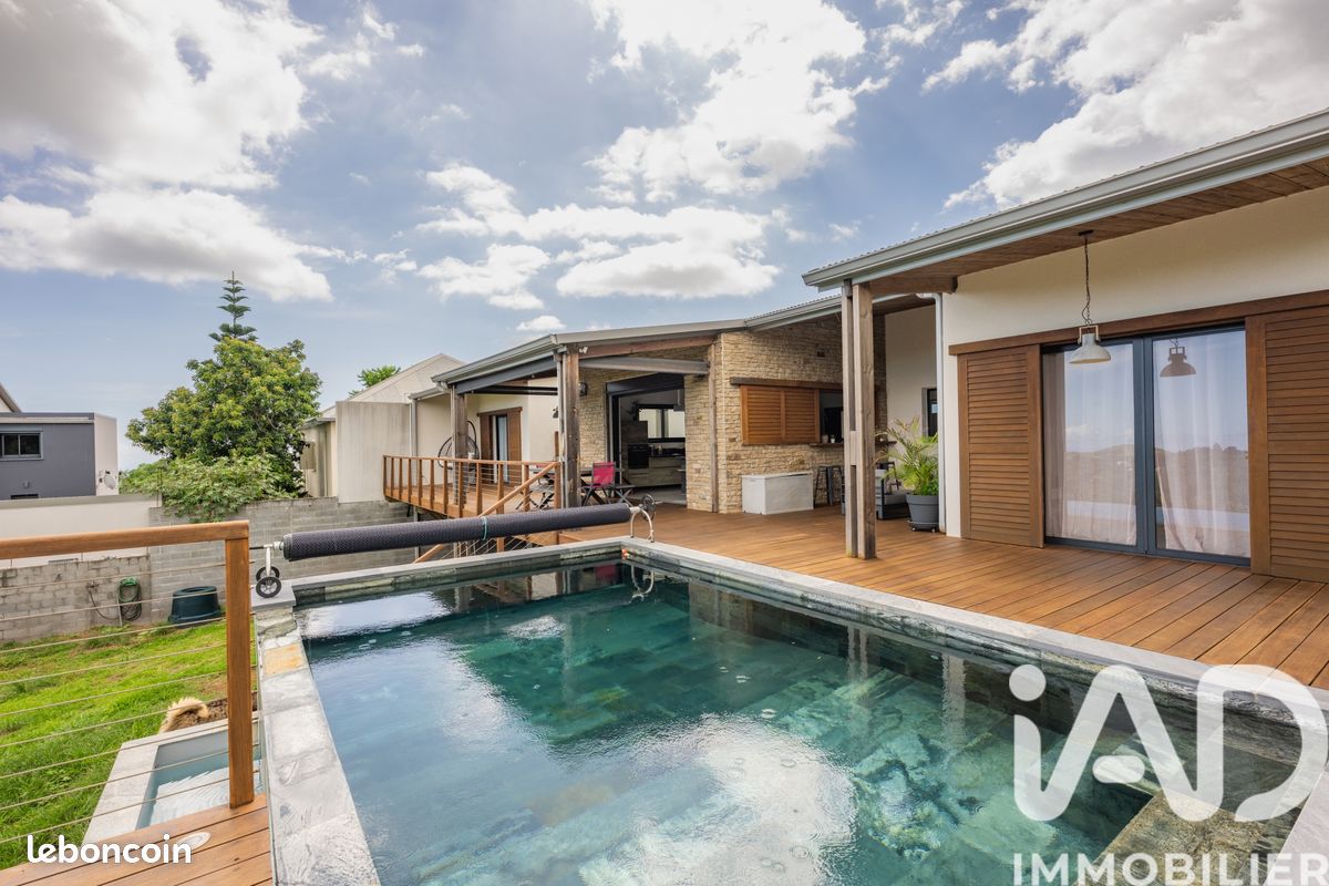 Maison 4 pièces 130 m² · au Tampon · 130 m² · 540 000 €