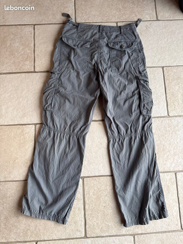 Pantalon cargo homme taille 42/44 très bon état Marque Bershka