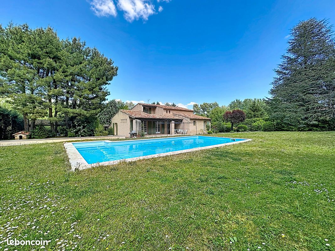 Maison 8 pièces 186 m² · à Aix-en-Provence · 186 m² · 1 045 000 €