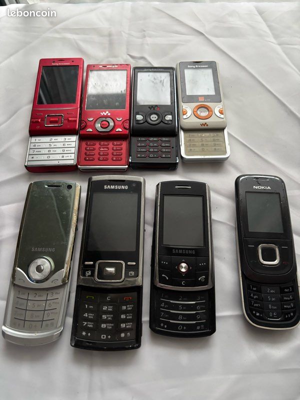 LOT DE 3 téléphones Sony Ericsson V630i avec boite origine, câbles et