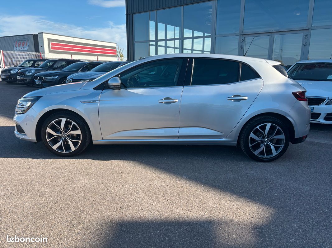 RENAULT Megane 1.2 TCe 130ch energy Intens BOSE / GPS / Caméra / Capteurs angle mort / Affichage tête haute / 2017 / 111 831kms (image 3)