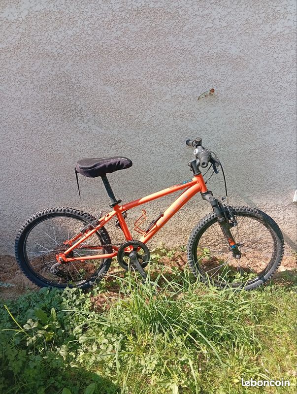 ROCKRIDER VTT enfant 26" EXPL 500
VTT enfant 26" 9-12 ans, EXPL 500 (image 1)
