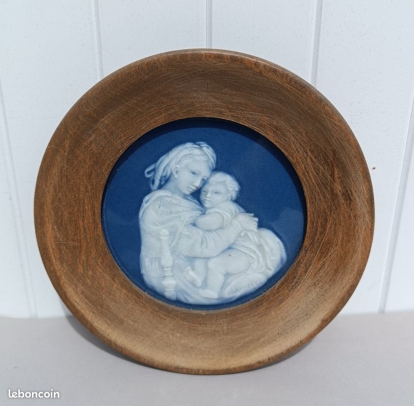 Cadre porcelaine de Limoges émaille bleu blanc - Vierge à l'Enfant (image 1)