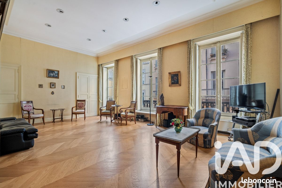 Appartement 5 pièces 150 m²