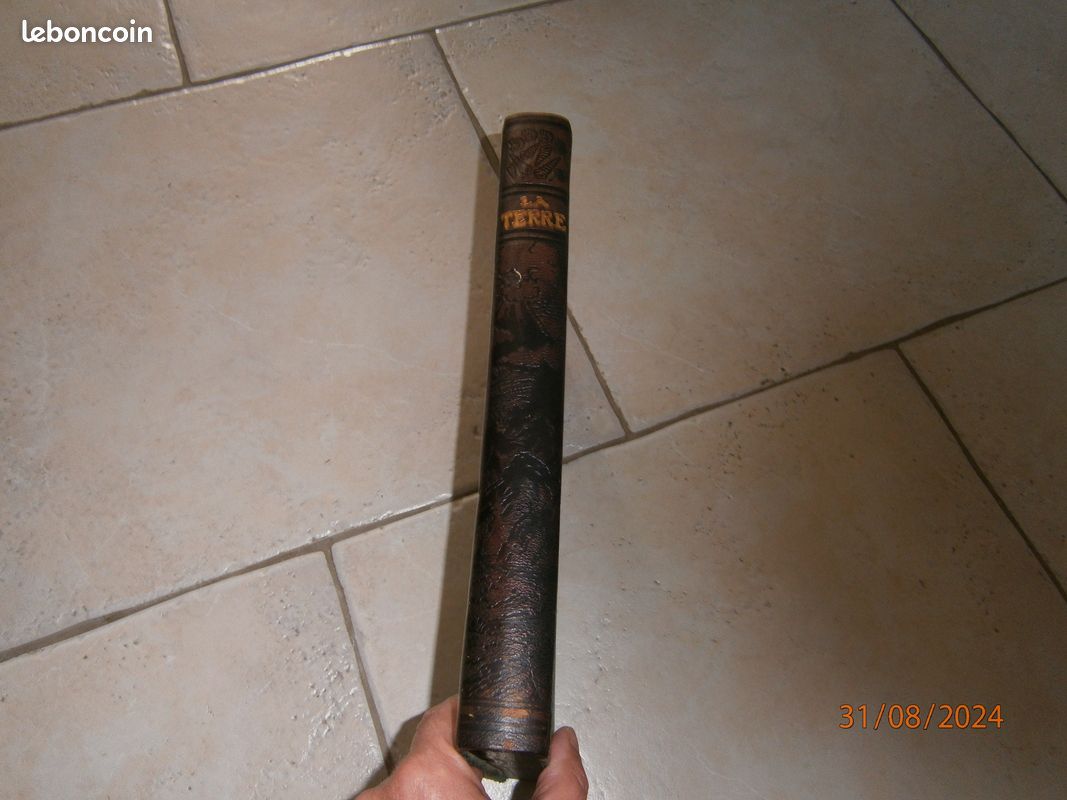 Larousse La terre (image 2)