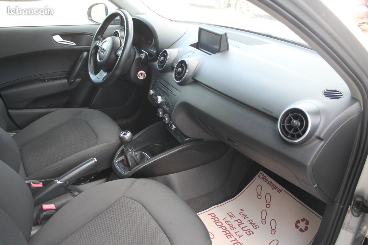 Audi A1 Sportback 1.6 TDI 16V 90cv Ambiente (image 4)