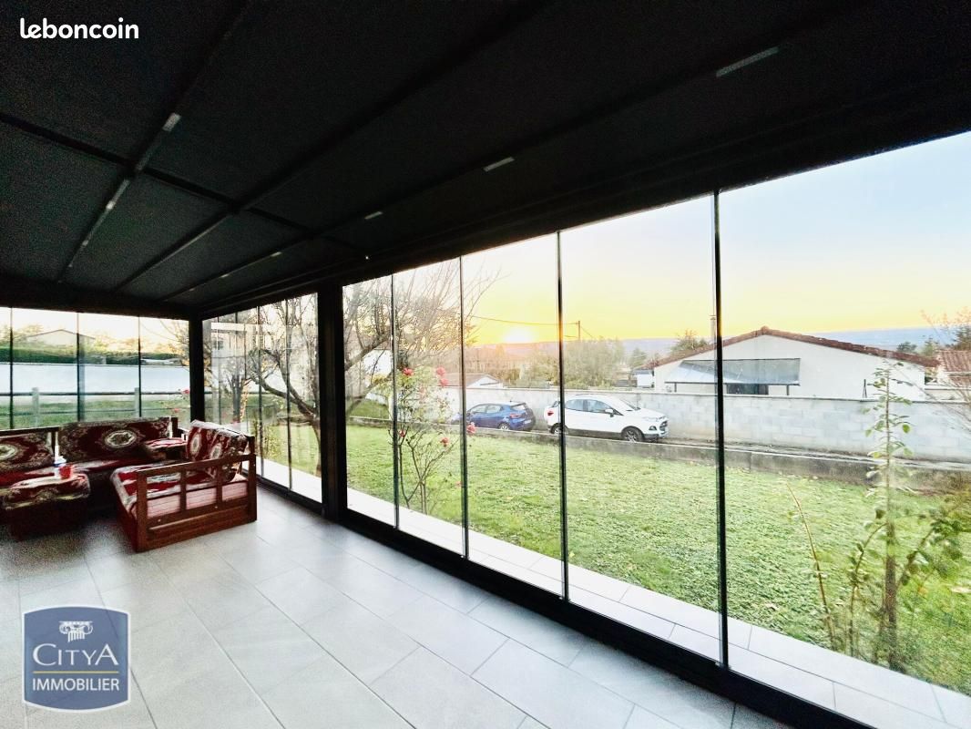 Maison 5 pièces 140 m² · à Sury-le-Comtal · 140 m² · 289 000 €
