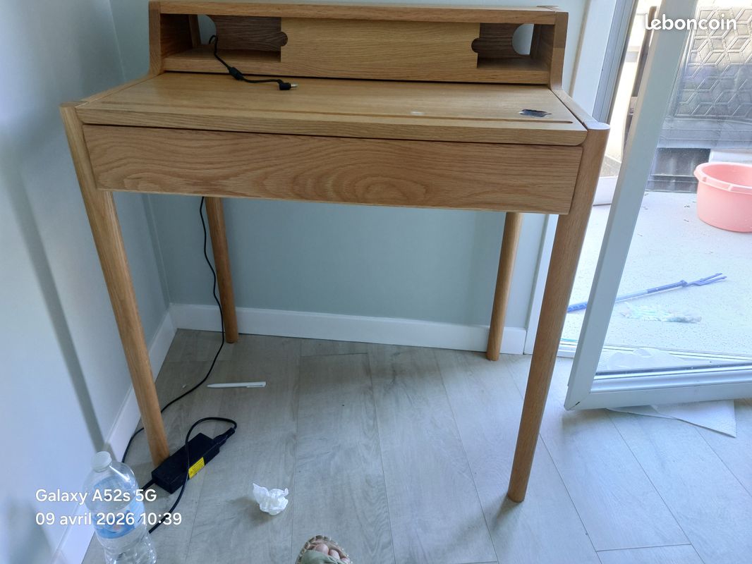 Bureau (image 2)