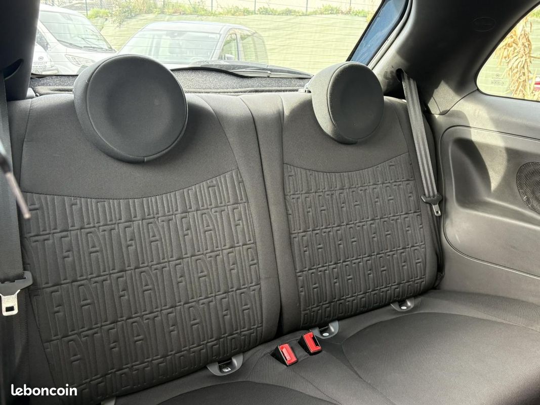 FIAT 500 Hybrid 70 avec Toit pano, Apple Car Play et Jantes alu 15\' (image 18)
