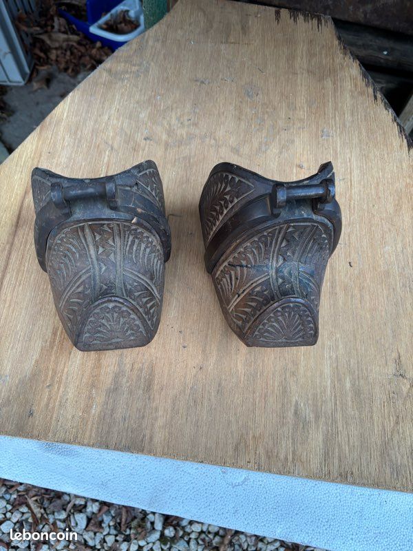 Ancienne paire d étriers sabot de selle (image 1)