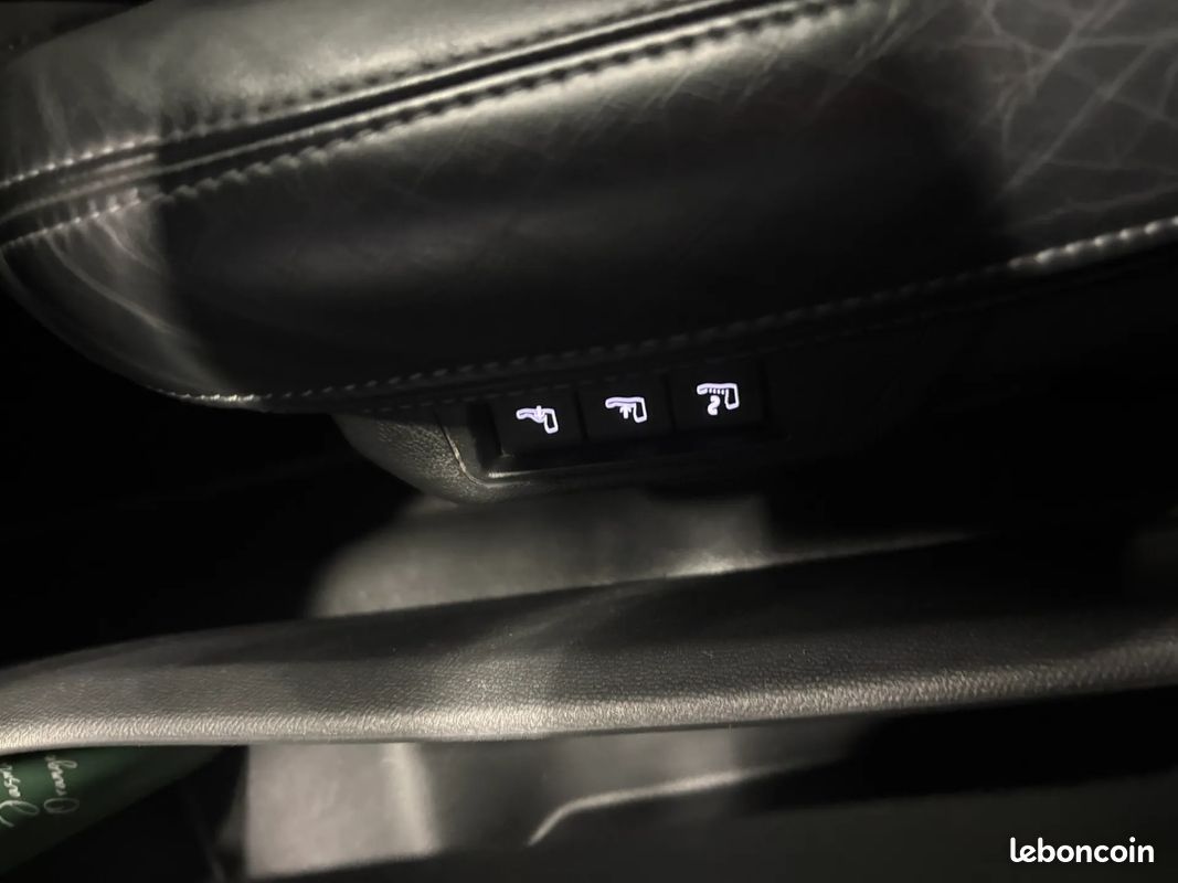 PEUGEOT 208 1.2 130ch GT - 2021 - CarPlay - Suivi complet - Boîte auto -Sièges électrique/Chauffant/Massant (image 20)