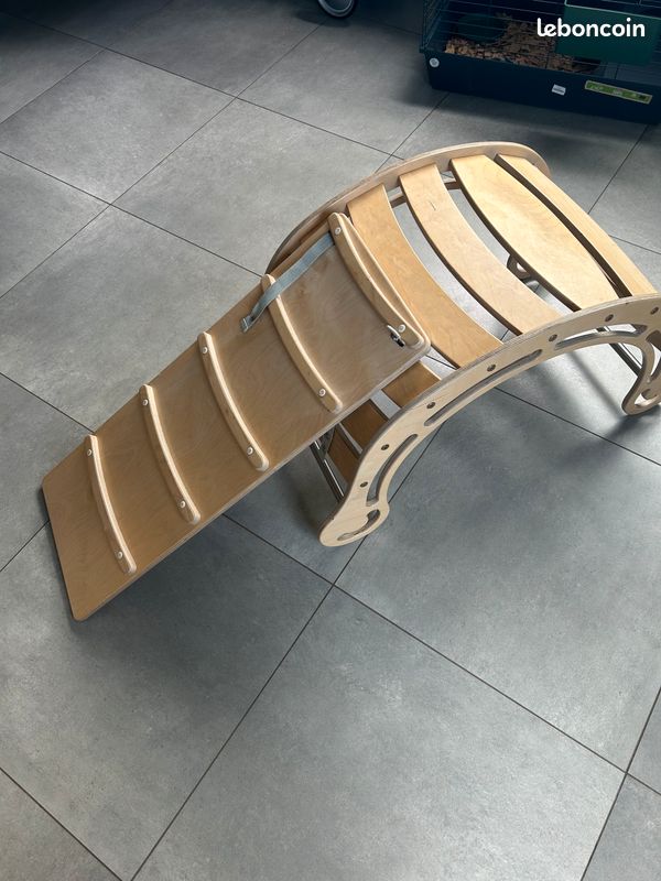Rocker en bois + rampe d’escalade réversible toboggan – (image 3)