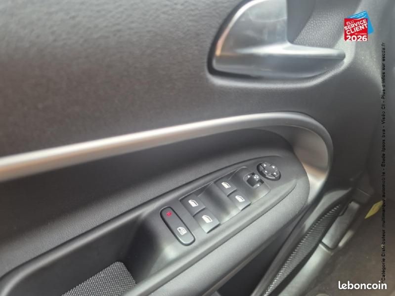 Jeep Avenger 1.2 Turbo T3 110ch e-Hybrid Summit BVR6 (image 19)