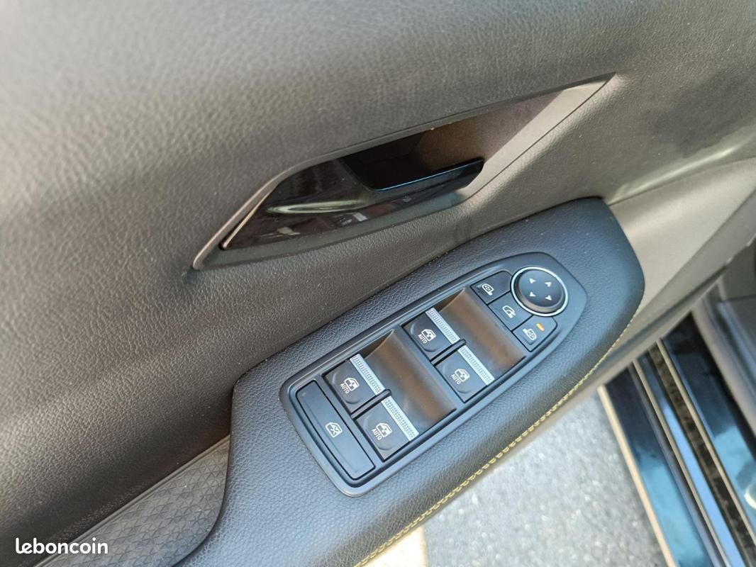 Renault Mégane E-TECH EV60 220 ch optimum charge Iconic (image 18)