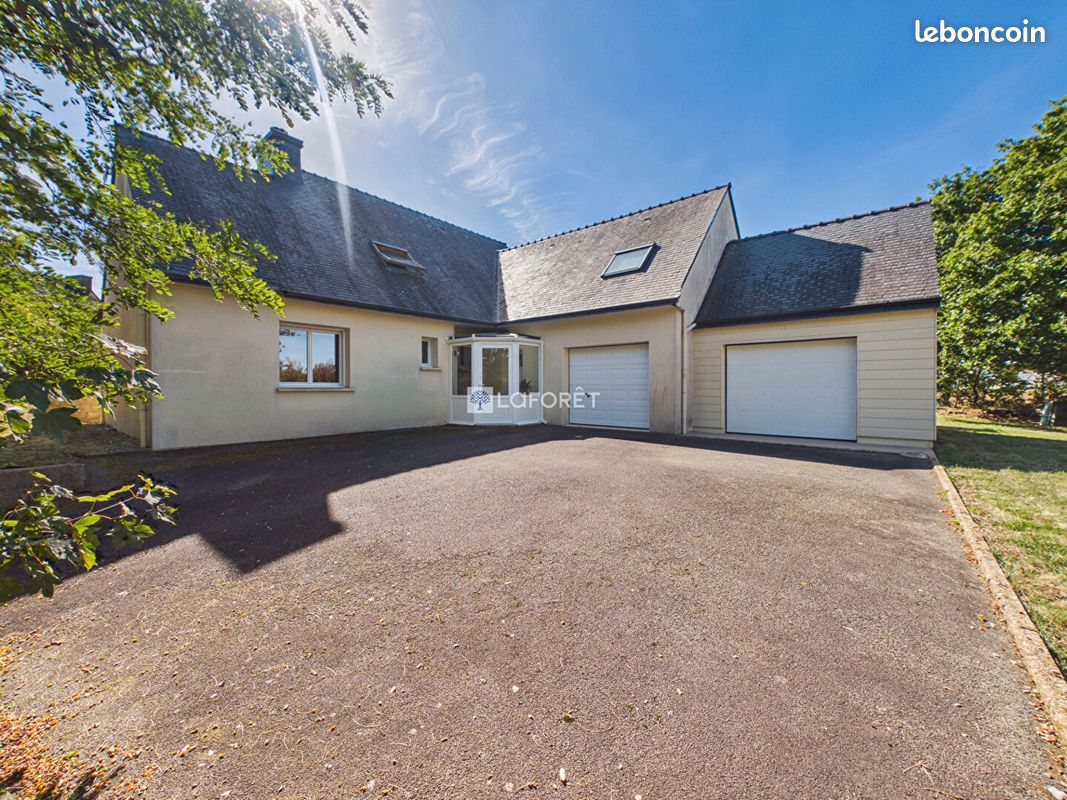 Maison 8 pièces 166 m² · à Dinéault · 166 m² · 312 700 €