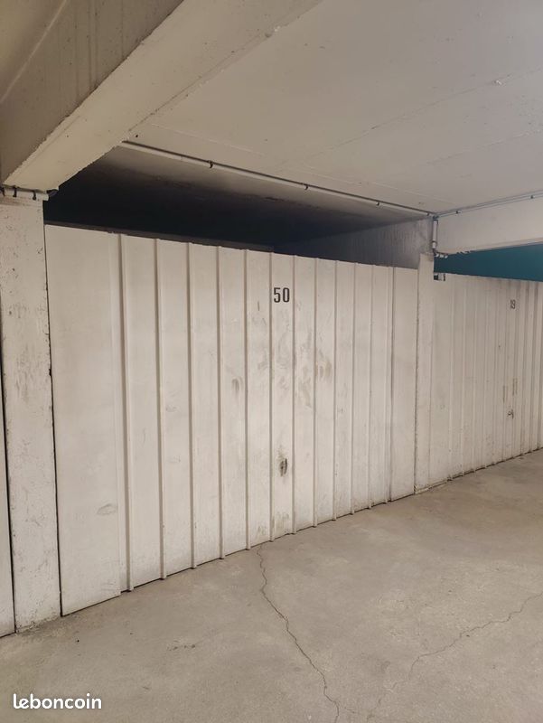 Parking 14 m² · à Paris · 14 m² · 150 €