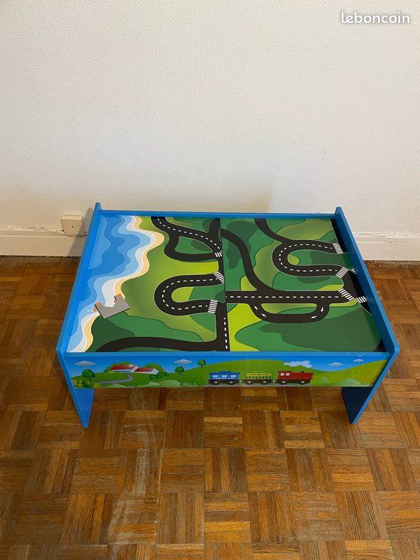 Table d'activités avec circuit de train en bois complet (image 7)