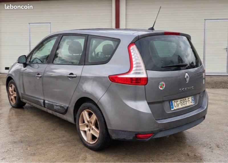 Renault Scenic DCI 7places (image 2)