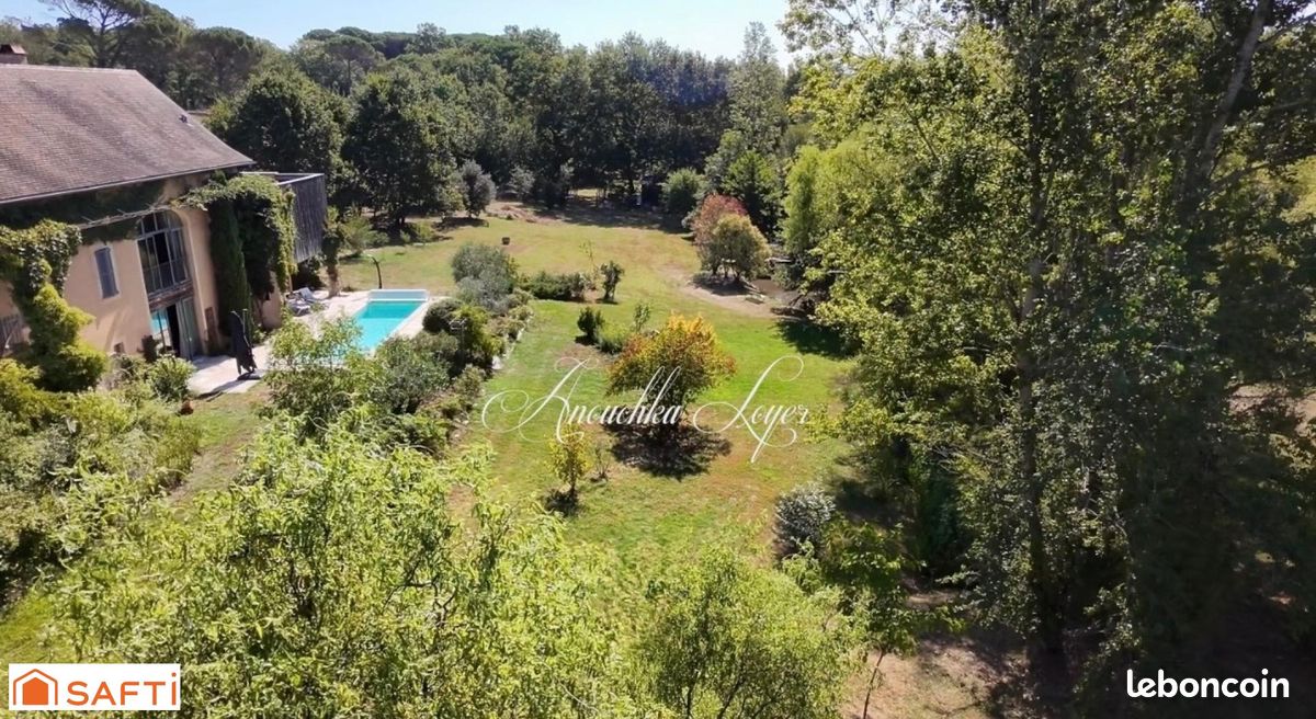 Propriété 9 pièces 308 m² (image 2)