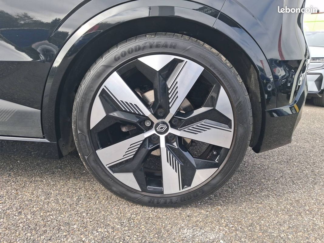 RENAULT Megane E-Tech EV60 220 ch super charge Techno (image 10)
