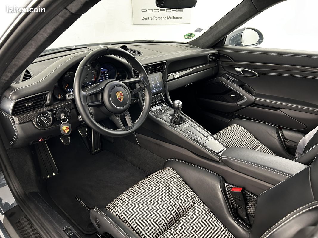 PORSCHE 911 GT3 4.0i (image 20)