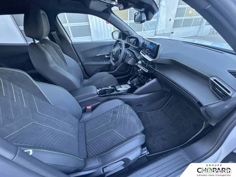Peugeot 2008 Hybrid 145 e-DCS6 GT Exclusive (image 13)