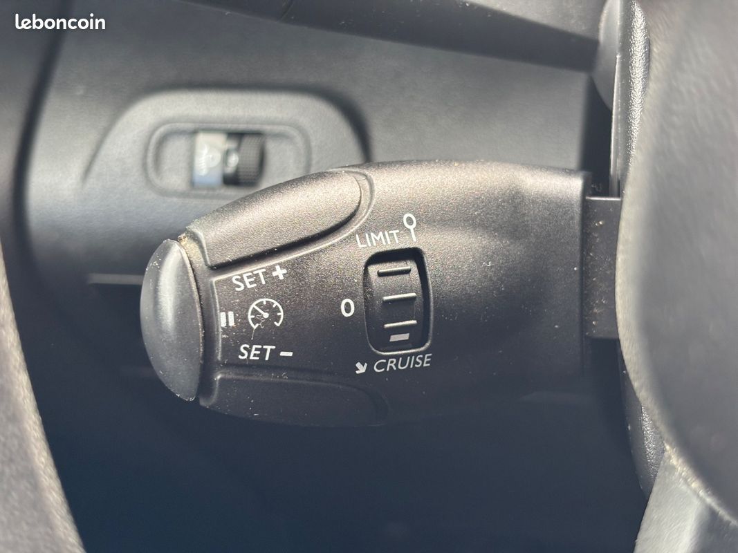 Citroën BERLINGO FOURGON XL 2021 Cabine Approfondie 1.5 BlueHDi 102 cv SUIVI COMPLET {TVA RECUPERABLE - GPS - CARPLAY} (image 26)