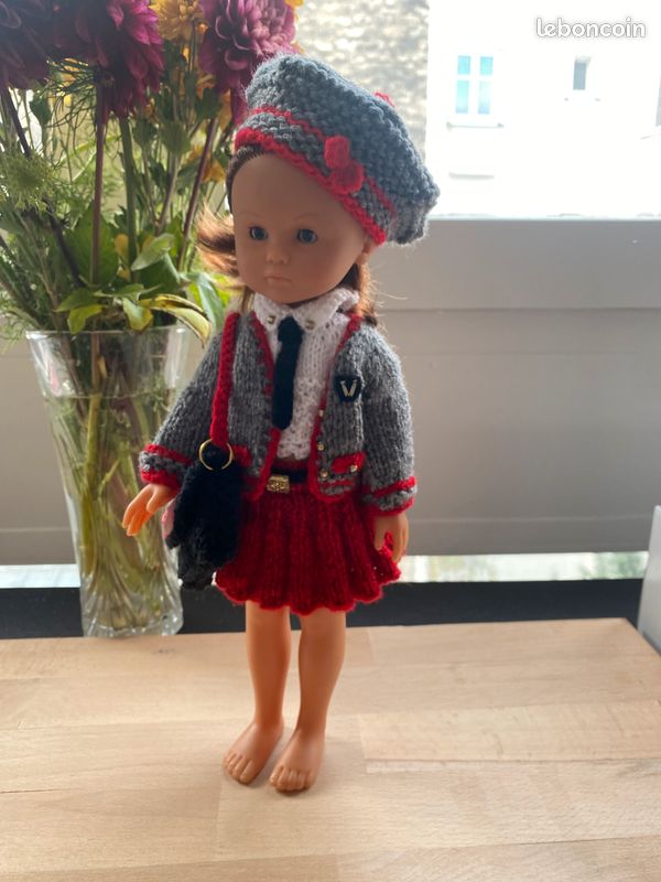 Tenue d'écolière pour poupée de 33 cm (image 1)