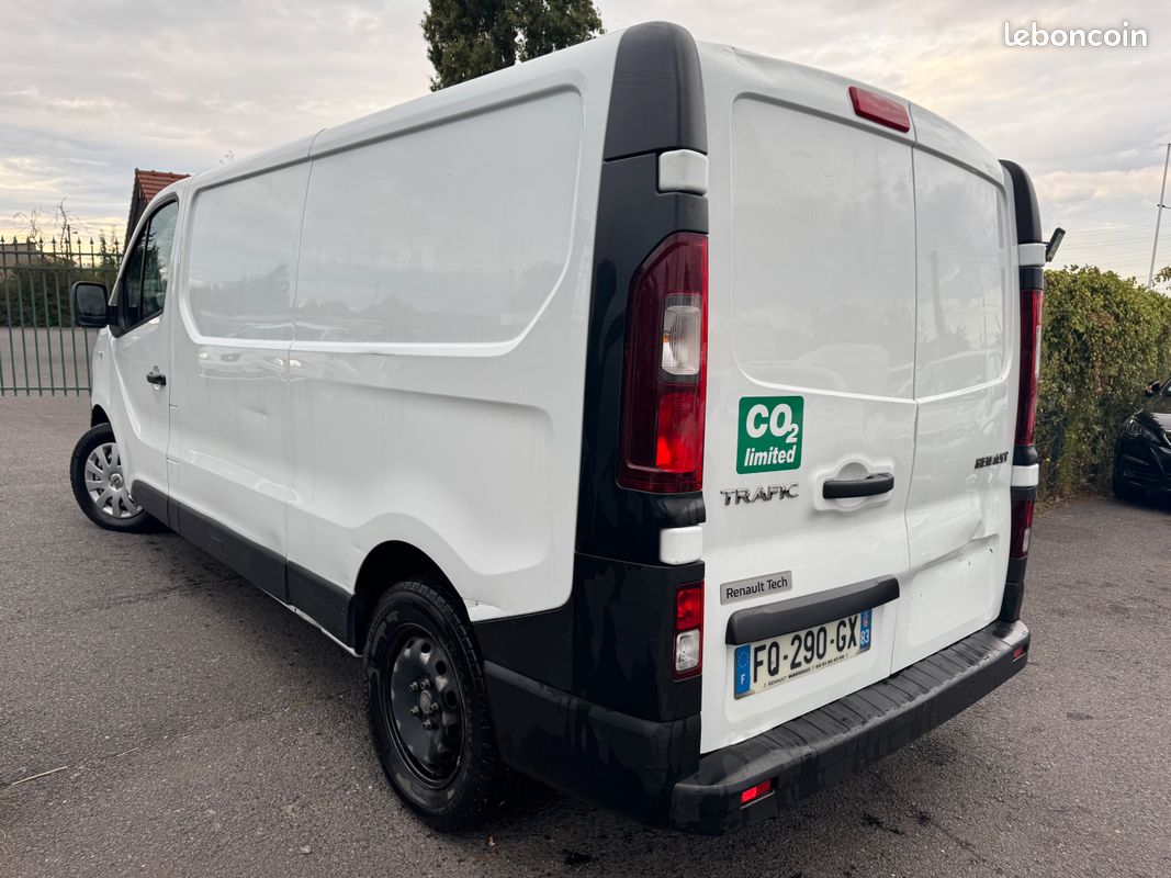 RENAULT TRAFIC III (2) CABINE CONFORT L2H1 1200 DCI 95 TVA RECUPERABLE PAYEZ 4x 10x 18x 24x 36x (image 2)
