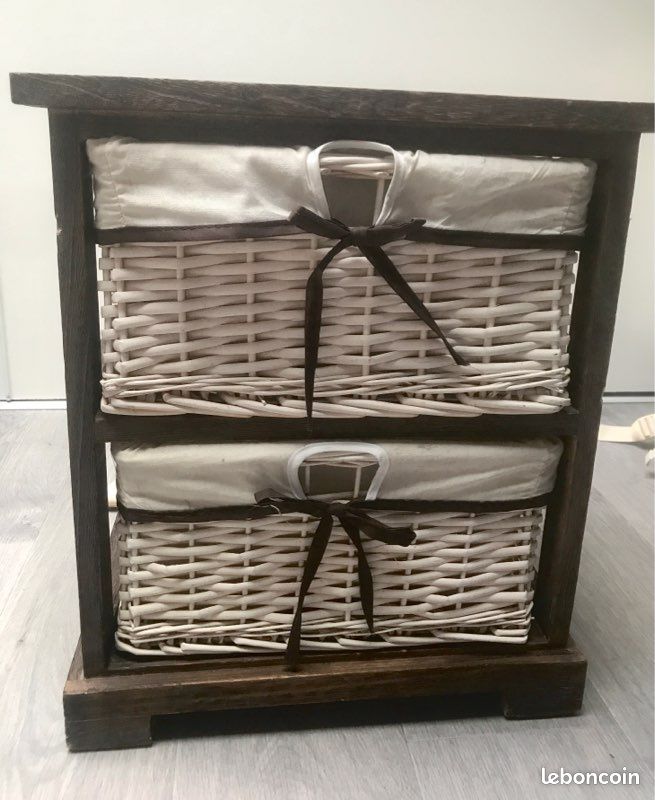 Petite armoire en bois avec 2 tiroirs paniers (image 1)