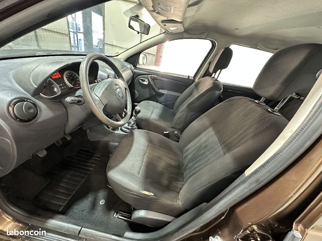 Dacia Duster 1.6 16v 105 4x4 Lauréate (image 11)
