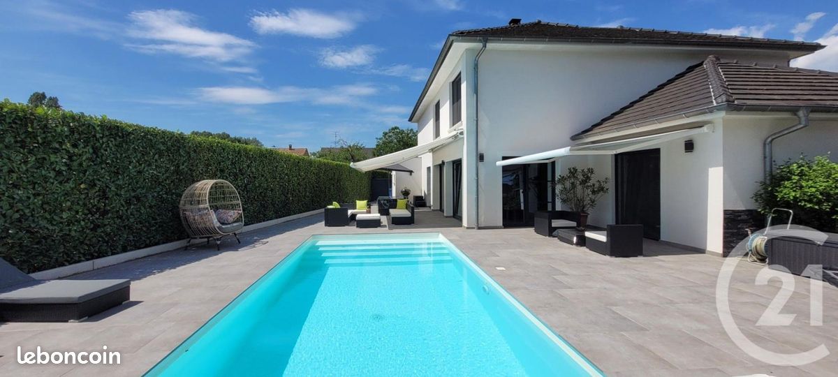 Maison 8 pièces 216 m² · à Pulversheim · 216 m² · 748 000 €