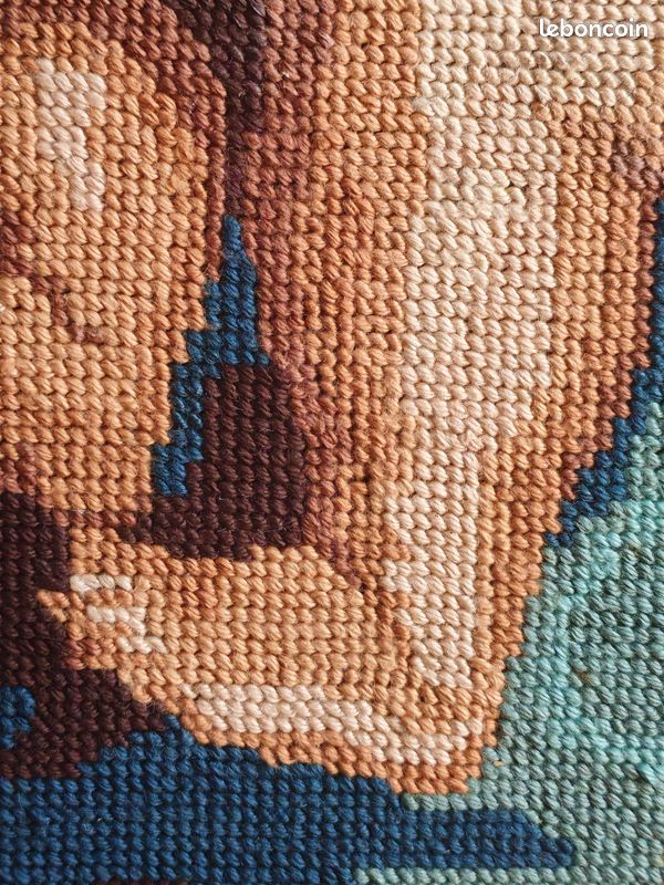 Encadrement Canevas Vintage Vierge à l'Enfant – Broderie Ancienne Fait Main – Cadre en Bois Classique – Tapisserie Religieuse (image 7)