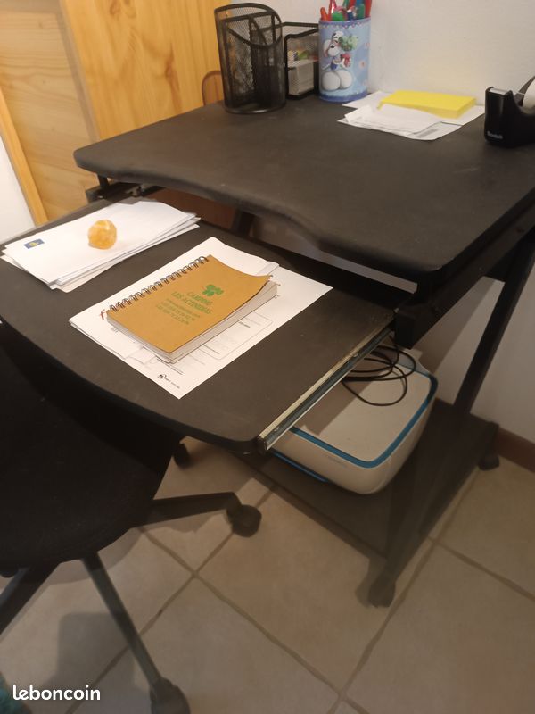 Bureau et chaise (image 3)