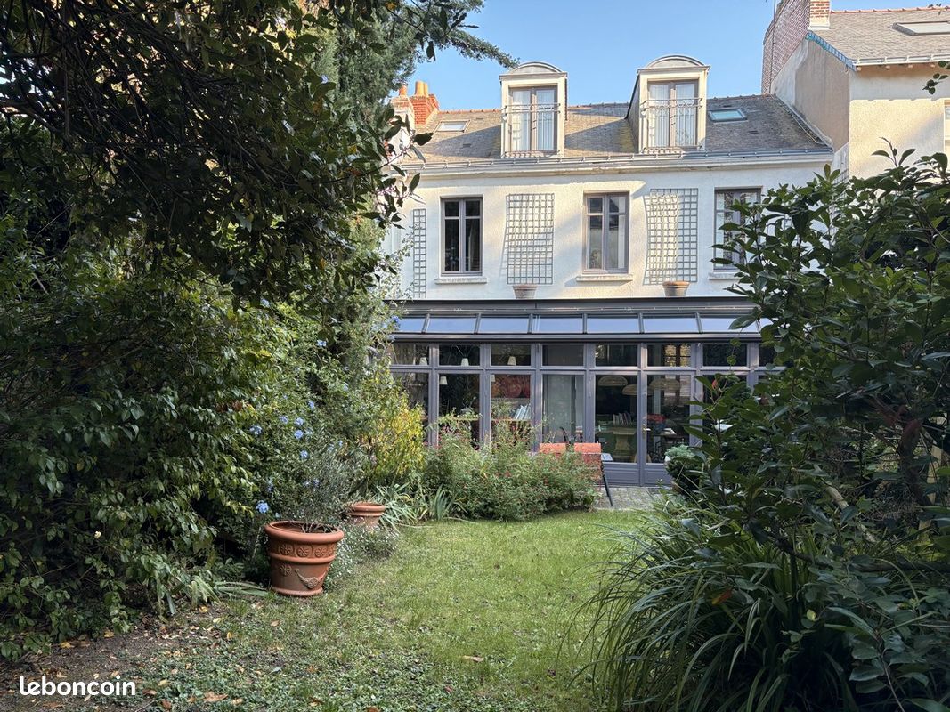 Maison 6 pièces 180 m² · à Nantes · 180 m² · 896 000 €
