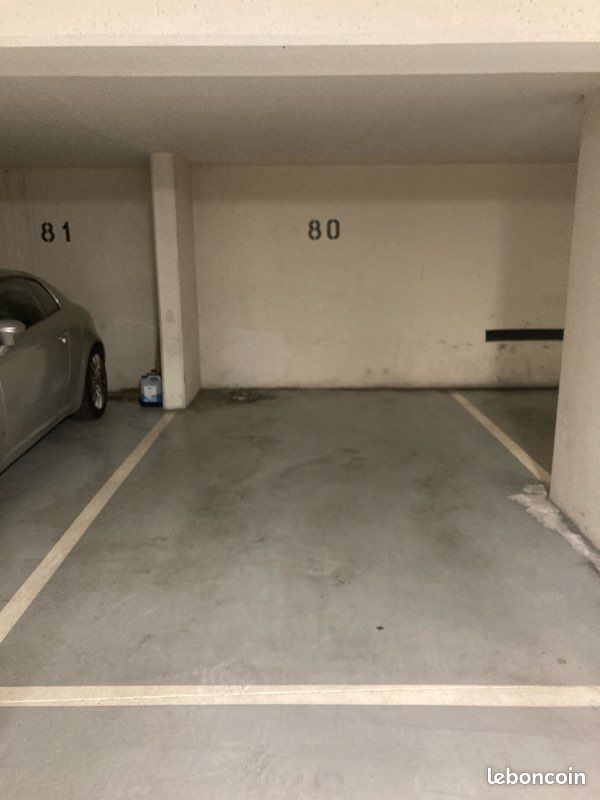 Parking sécurisé en sous-sol (image 2)