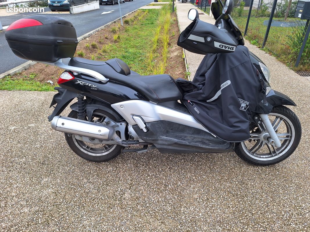 Scooter x city 125 Motos