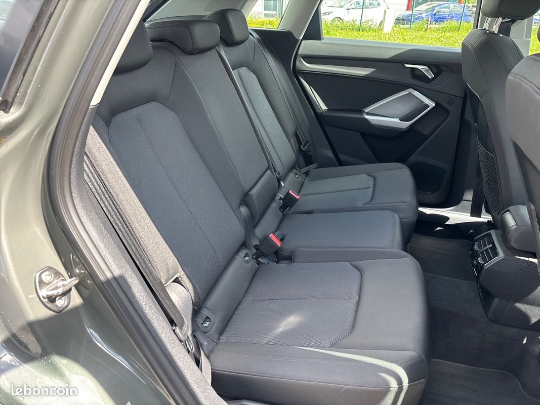 AUDI Q3 Sportback 35 TFSI 150 ch S tronic 7 S line (image 27)