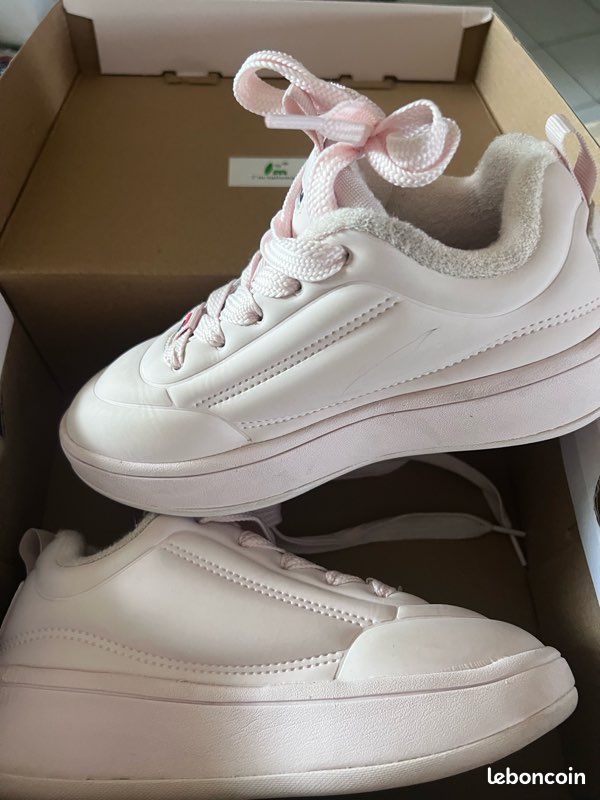 Titre : Baskets FILA fille pointure 34 – Très peu portées (image 3)
