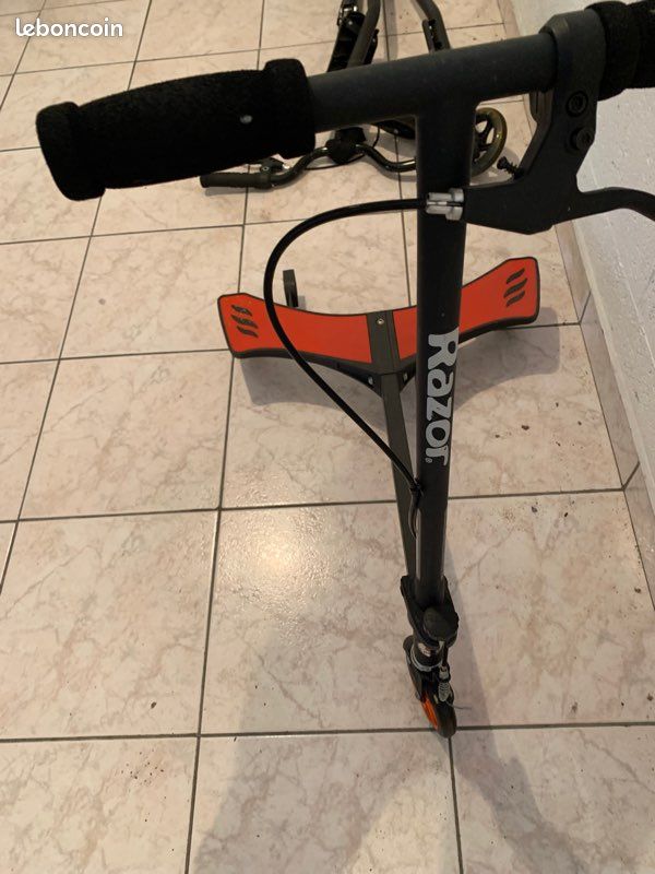 Trottinette à 3 roues (image 2)