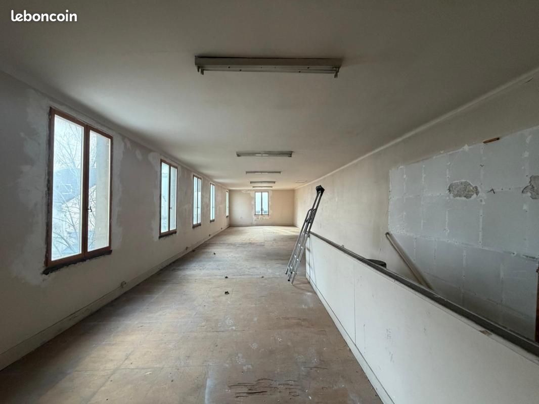 Immeuble 140 m² Les Mureaux (image 2)