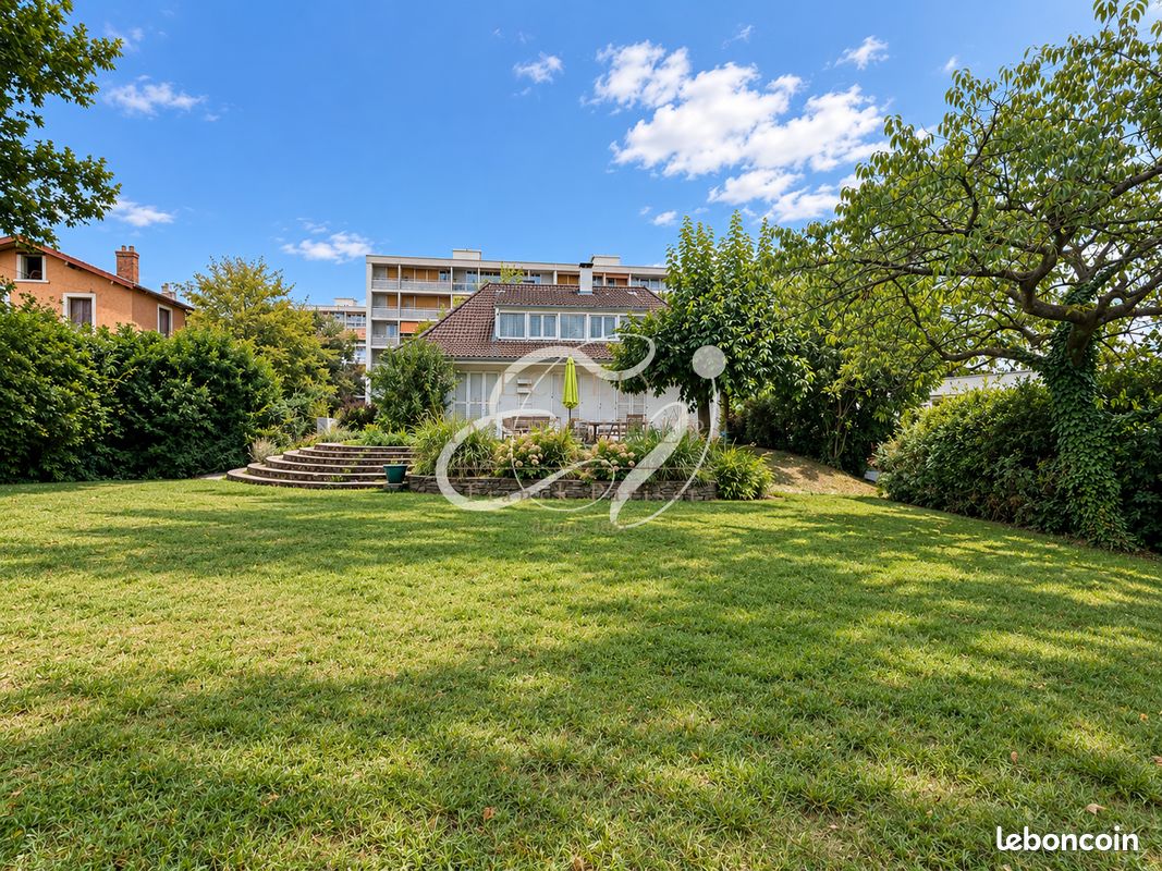 Maison 7 pièces 165 m² · à Oullins-Pierre-Bénite · 165 m² · 499 000 €