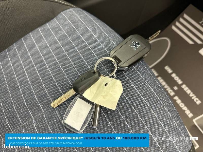 Peugeot 208 PureTech 75 S&S BVM5 Like (image 28)