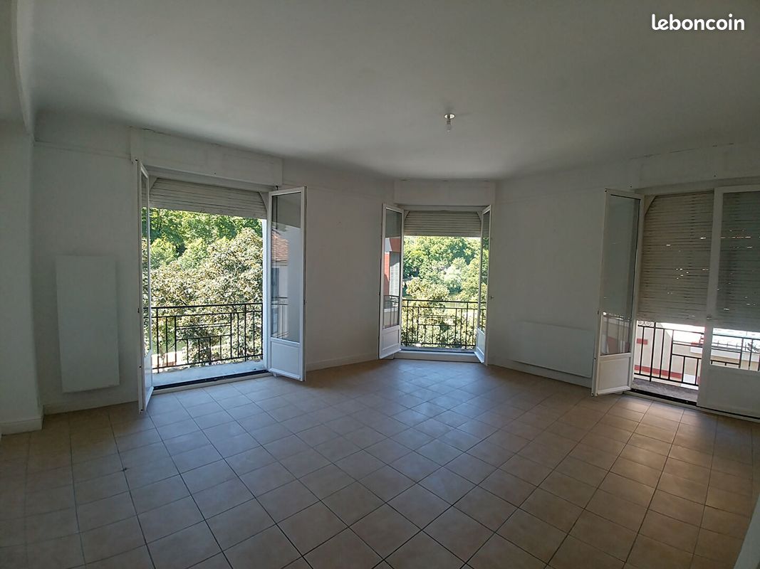 Appartement 4 pièces 119 m² · à Saint-Antonin-Noble-Val · 119 m² · 740 €