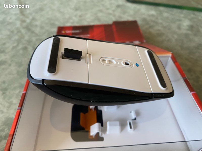 Souris sans fil avec roulettes tactiles (image 2)