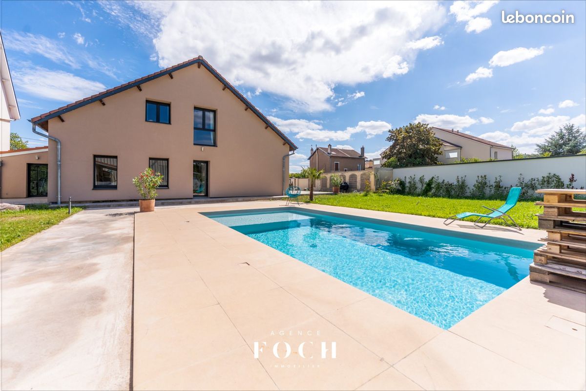 Maison 10 pièces 340 m² · à Neuves-Maisons · 340 m² · 480 000 €