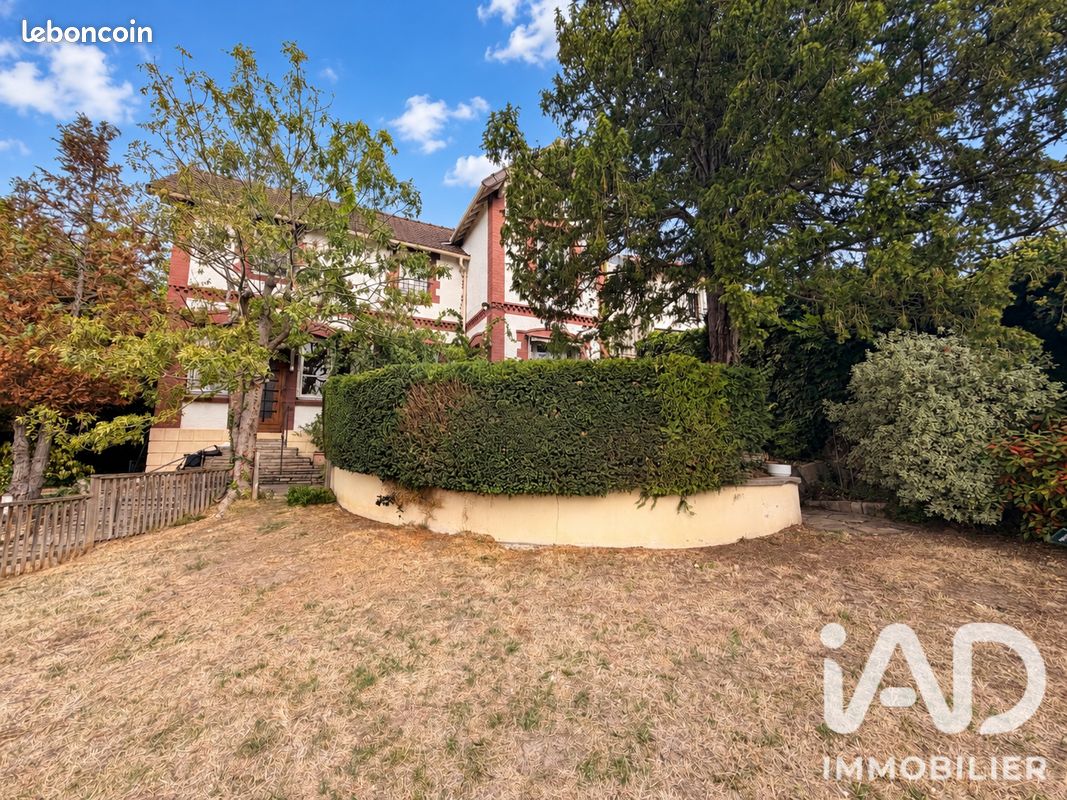 Maison 7 pièces 111 m² · au Plessis-Robinson · 111 m² · 750 000 €