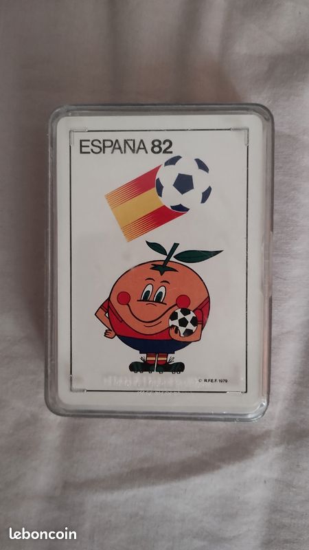 Fanion Coupe Du Monde 1982 Espagne - Pennant Football España 82 - Bon état