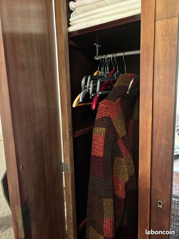 Armoire 1930-1940 et table de chevet (image 7)