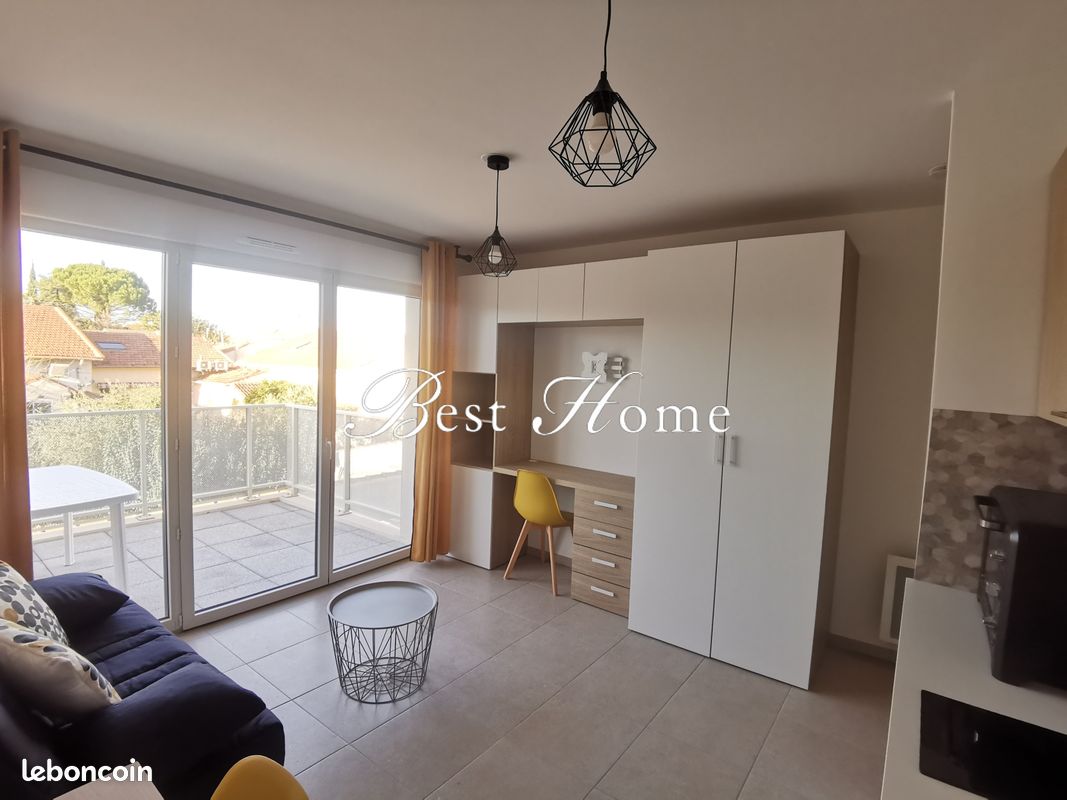 Appartement 1 pièce 25 m² · à Nîmes · 25 m² · 594 €